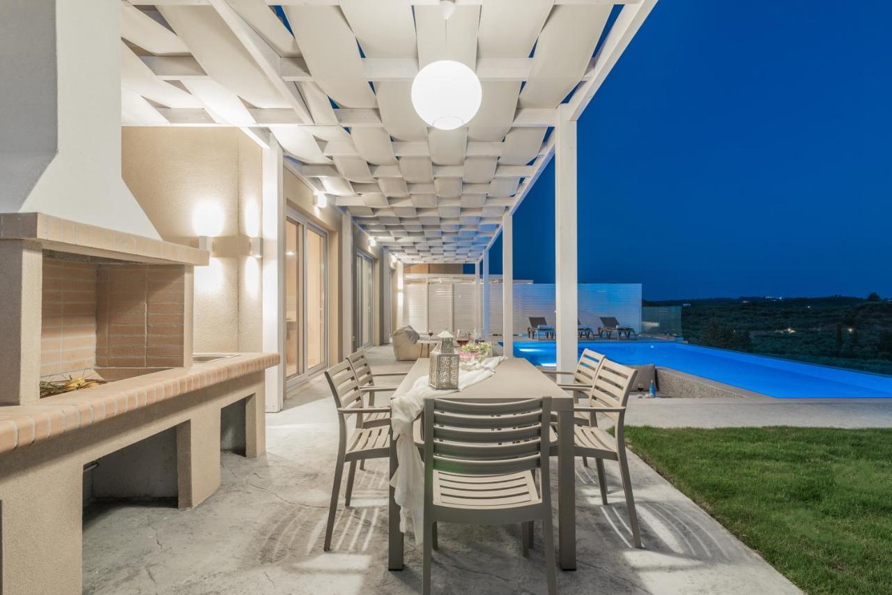 Spartakos Luxury 2 Vila Koukounaria